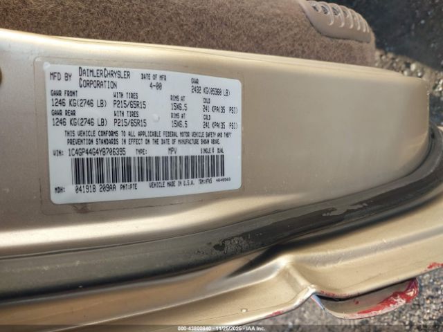 2000 CHRYSLER TOWN & COUNTRY 1C4GP44G4YB706395 Photo 8