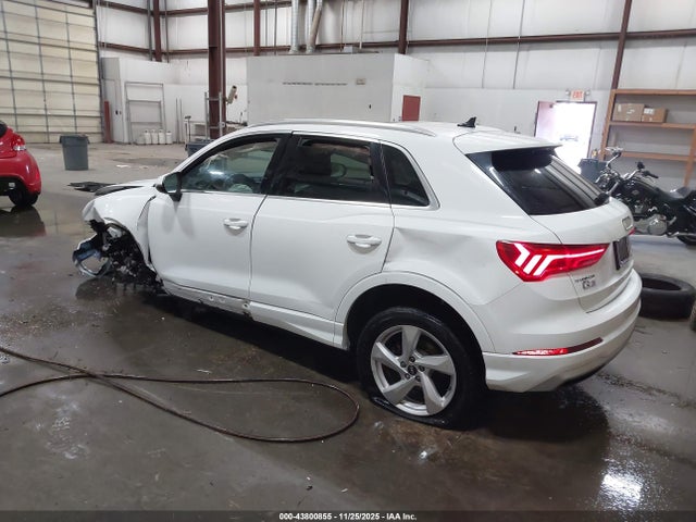 2021 AUDI Q3 WA1AUCF36M1097260 Photo 2