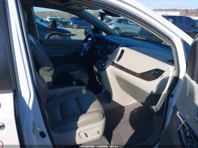 2019 TOYOTA SIENNA 5TDYZ3DC7KS992314 Photo 4
