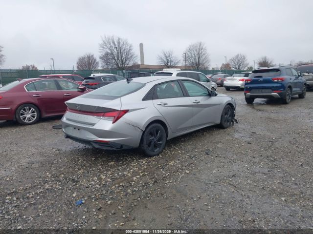 2021 HYUNDAI ELANTRA 5NPLM4AGXMH017806 Photo 3