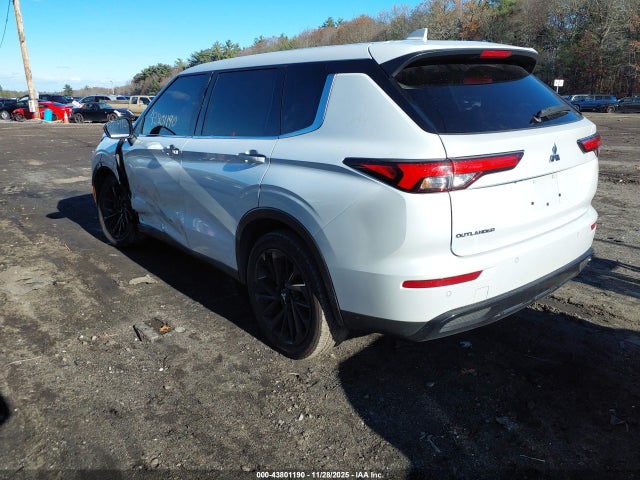 2022 MITSUBISHI OUTLANDER JA4J4UA87NZ078292 Photo 2