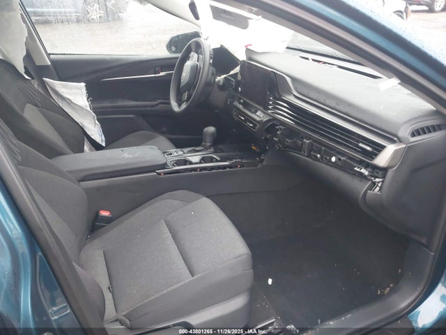 Toyota CAMRY LE 2026 4T1DAACK4TU210160 Image 5