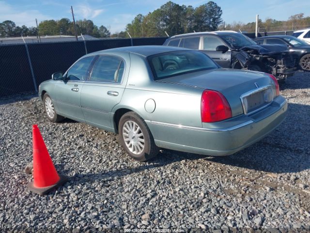 2004 LINCOLN TOWN CAR 1LNHM81W74Y657664 Photo 2