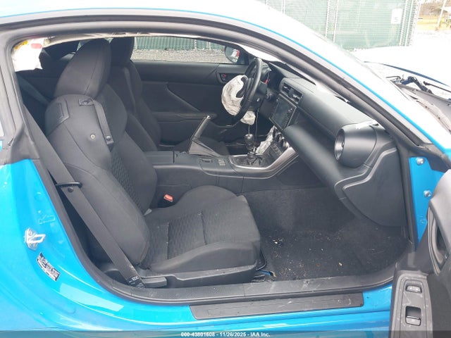 2024 TOYOTA GR86 JF1ZNBB1XR9755262 Photo 4