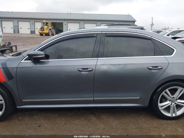 2015 Volkswagen Passat 1.8t Se მანქანა იყიდება აუქციონზე, vin: 1VWBS7A39FC030106, აუქციონის ნომერი: 43801659