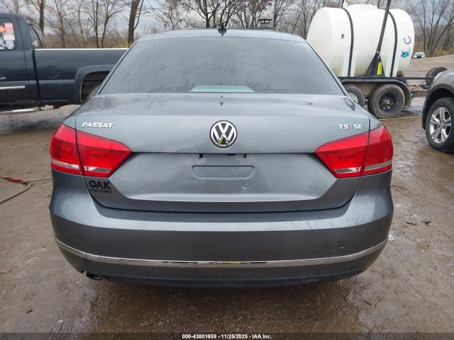 2015 Volkswagen Passat 1.8t Se მანქანა იყიდება აუქციონზე, vin: 1VWBS7A39FC030106, აუქციონის ნომერი: 43801659