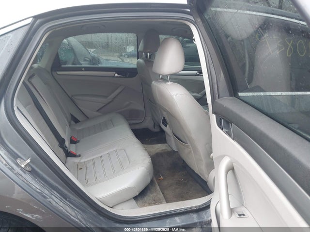 2015 Volkswagen Passat 1.8t Se მანქანა იყიდება აუქციონზე, vin: 1VWBS7A39FC030106, აუქციონის ნომერი: 43801659