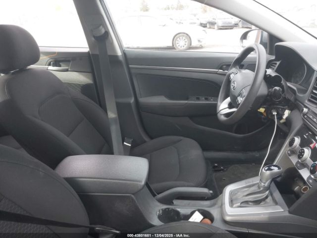 2019 HYUNDAI ELANTRA 5NPD74LF7KH419070 Photo 4
