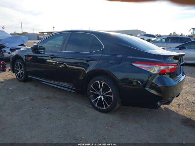 2018 TOYOTA CAMRY 4T1B11HK3JU070275 Photo 2