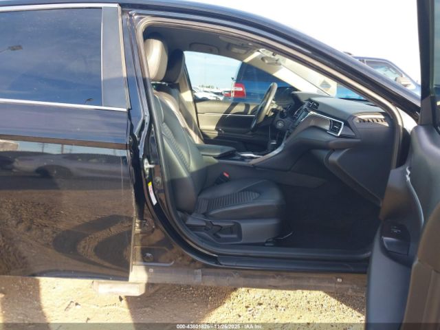 2018 TOYOTA CAMRY 4T1B11HK3JU070275 Photo 4