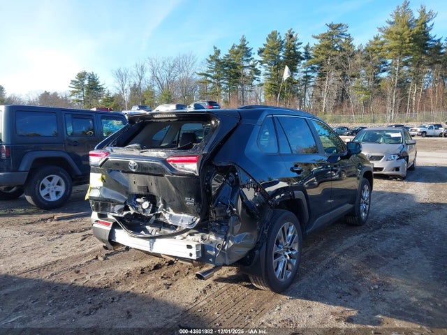 Toyota Rav4 Xle Premium 2022 2T3A1RFV8NC323760 Image 4