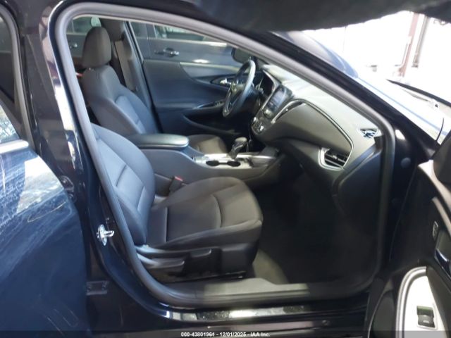 2021 CHEVROLET MALIBU 1G1ZD5ST7MF003828 Photo 4