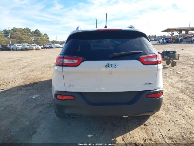 Продажа на аукционе авто 2017 Jeep Cherokee Latitude Fwd, vin: 1C4PJLCB1HW586422, номер лота: 43801963