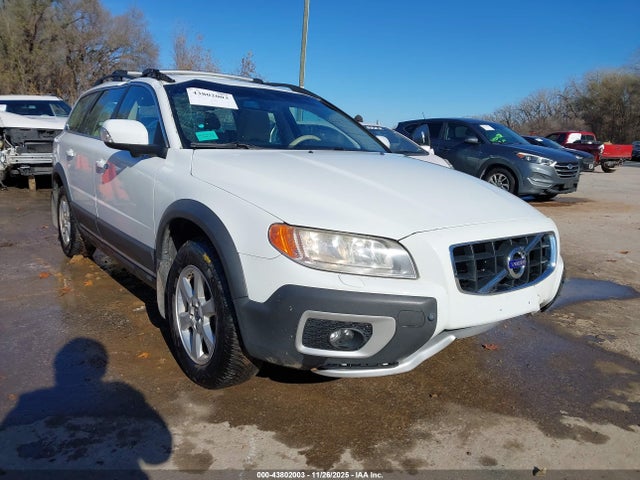 2011 VOLVO XC70 YV4952BLXB1102749