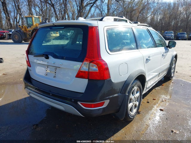 2011 VOLVO XC70 YV4952BLXB1102749 Photo 3