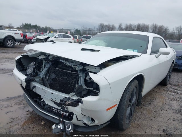 Продажа на аукционе авто 2022 Dodge Challenger Sxt Awd, vin: 2C3CDZGG3NH151978, номер лота: 43802218