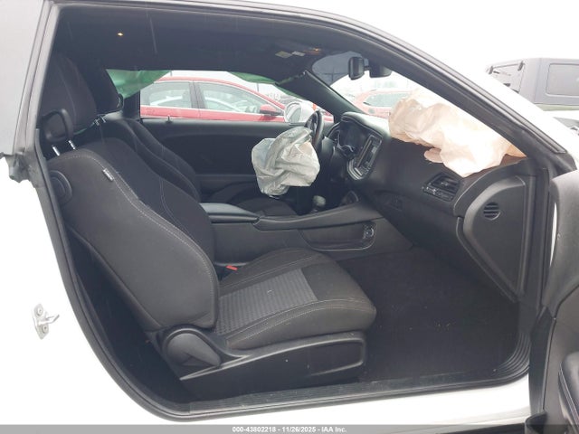 Продажа на аукционе авто 2022 Dodge Challenger Sxt Awd, vin: 2C3CDZGG3NH151978, номер лота: 43802218