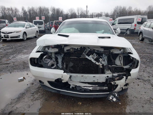 Продажа на аукционе авто 2022 Dodge Challenger Sxt Awd, vin: 2C3CDZGG3NH151978, номер лота: 43802218