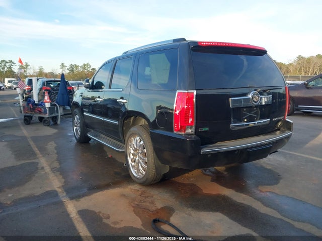 2011 CADILLAC ESCALADE 1GYS4AEF9BR351241 Photo 2