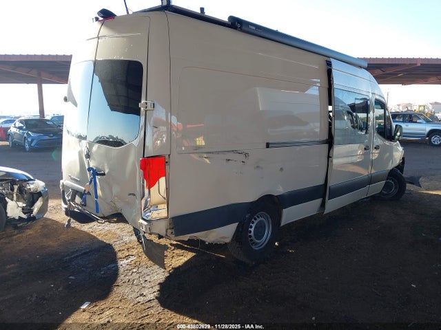 W1W40CHY4NT094584 Mercedes-Benz Sprinter 2500 High Roof I4
