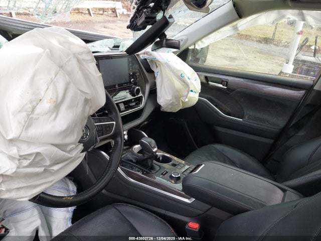 2022 TOYOTA HIGHLANDER 5TDDZRBH6NS594029 Photo 4