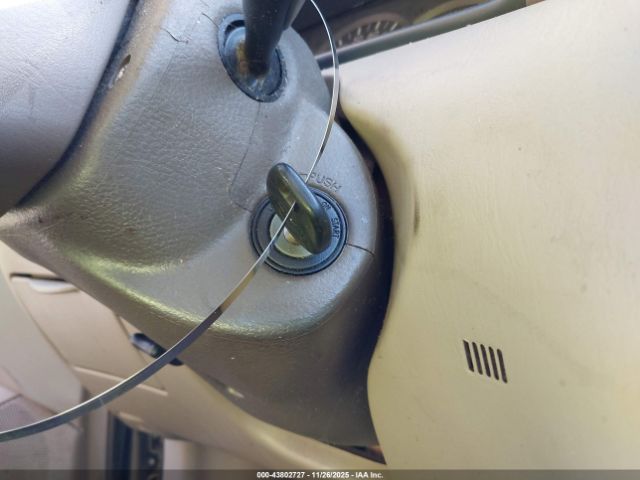 2007 TOYOTA COROLLA 2T1BR32E47C797944 Photo 10