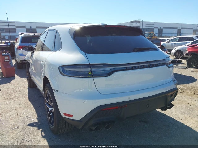 2024 PORSCHE MACAN WP1AA2A53RLB17413 Photo 2