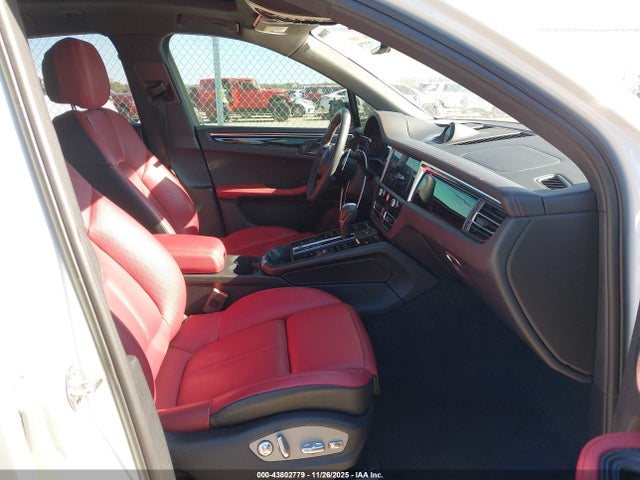2024 PORSCHE MACAN WP1AA2A53RLB17413 Photo 4