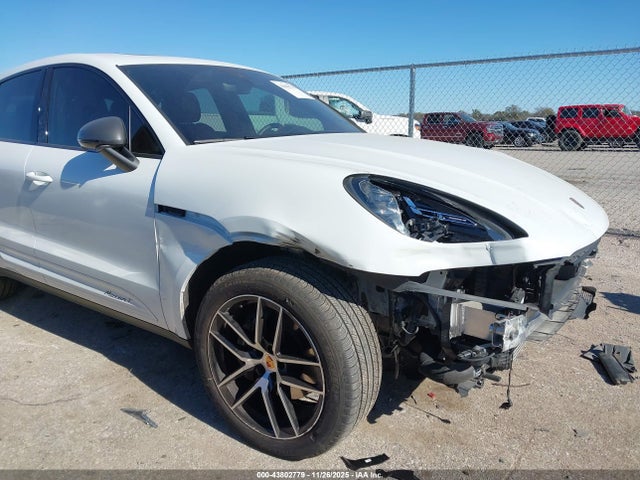 2024 PORSCHE MACAN WP1AA2A53RLB17413 Photo 5