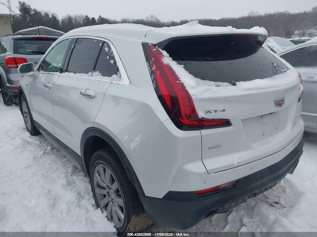 2020 CADILLAC XT4 1GYFZDR44LF015321 Photo 2