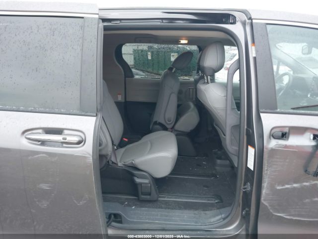2024 TOYOTA SIENNA 5TDYRKEC1RS212519 Photo 7