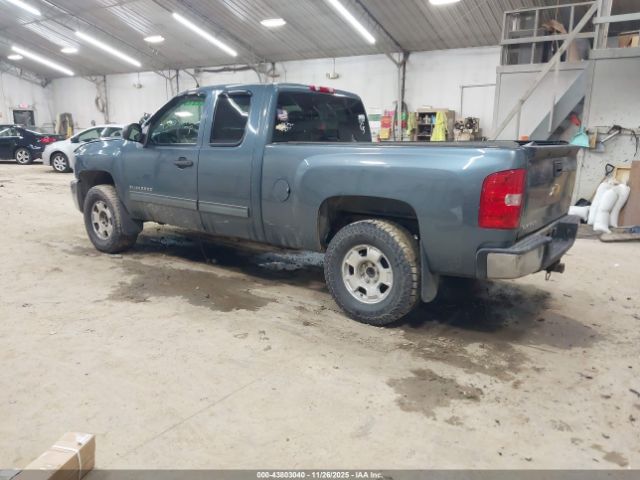 2013 CHEVROLET SILVERADO 1500 1GCRKSE72DZ393035 Photo 2