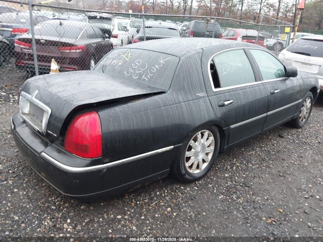 2009 LINCOLN TOWN CAR 2LNHM82V99X609905 Photo 3