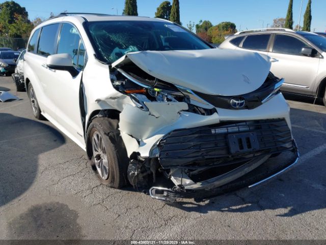 2021 TOYOTA SIENNA 5TDYRKEC7MS004864