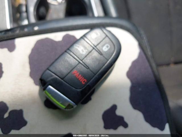43803157 :رقم المزاد ، 1C3CCCAB5FN504016 vin ، 2015 Chrysler 200 Limited مزاد بيع
