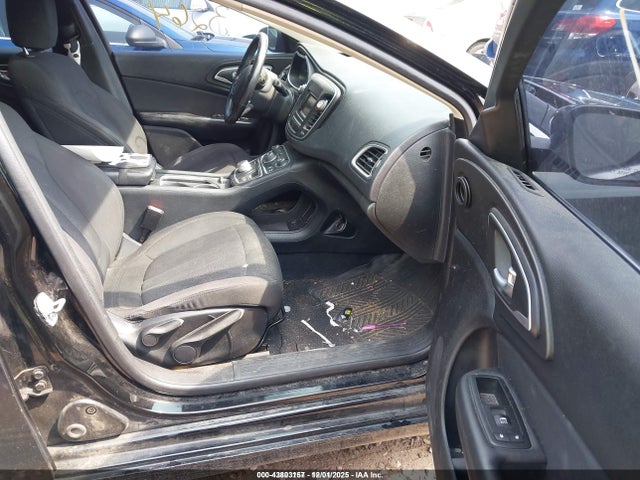 43803157 :رقم المزاد ، 1C3CCCAB5FN504016 vin ، 2015 Chrysler 200 Limited مزاد بيع