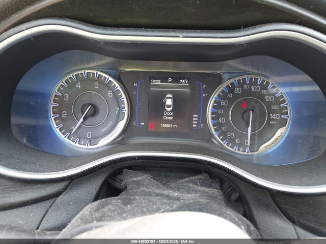 43803157 :رقم المزاد ، 1C3CCCAB5FN504016 vin ، 2015 Chrysler 200 Limited مزاد بيع