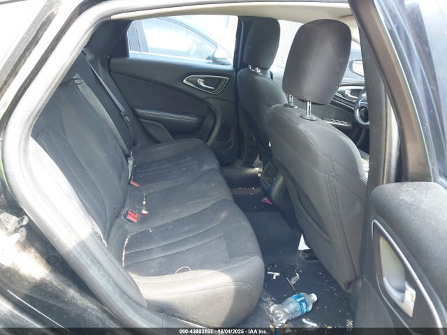 43803157 :رقم المزاد ، 1C3CCCAB5FN504016 vin ، 2015 Chrysler 200 Limited مزاد بيع