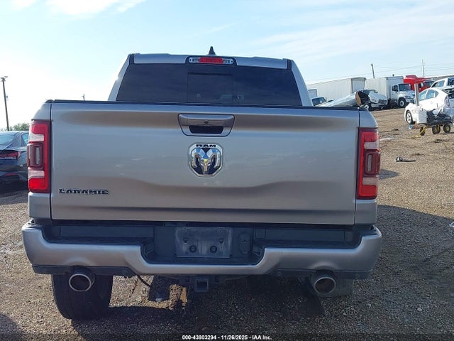 43803294 :رقم المزاد ، 1C6RREJT5NN127038 vin ، 2022 Ram 1500 Laramie  4x2 5'7 Box مزاد بيع