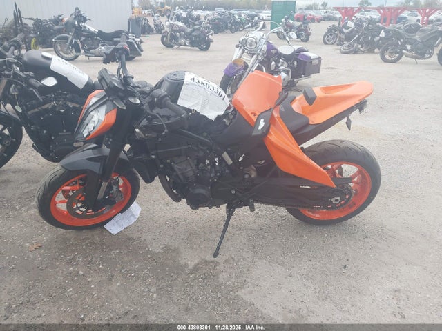 VBKTU6404LM774035 KTM 790 Duke