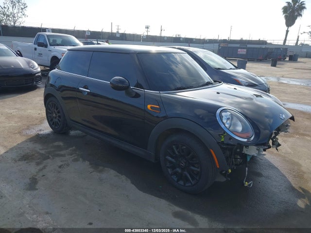 2017 MINI HARDTOP WMWXP5C30H2F61330 Photo 0