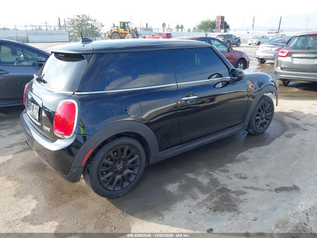 2017 MINI HARDTOP WMWXP5C30H2F61330 Photo 3