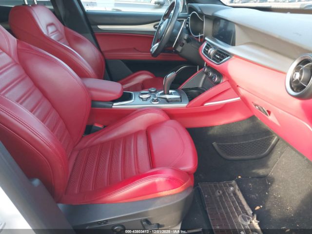2021 ALFA ROMEO STELVIO ZASPAKBN2M7D14768 Photo 4