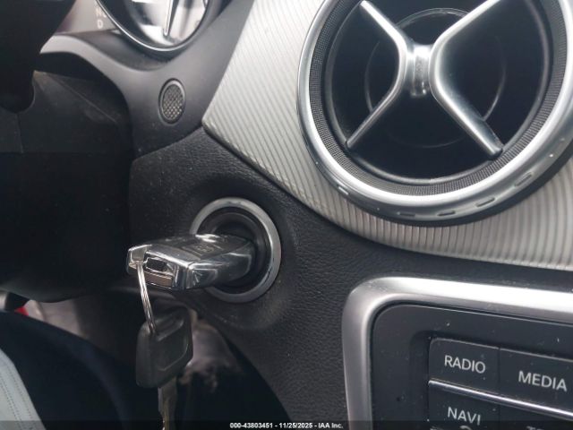 2016 MERCEDES-BENZ GLA 250 WDCTG4GB7GJ245853 Photo 10