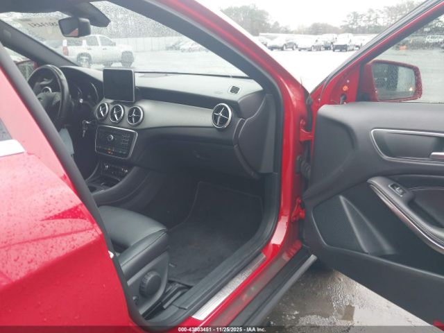 2016 MERCEDES-BENZ GLA 250 WDCTG4GB7GJ245853 Photo 4