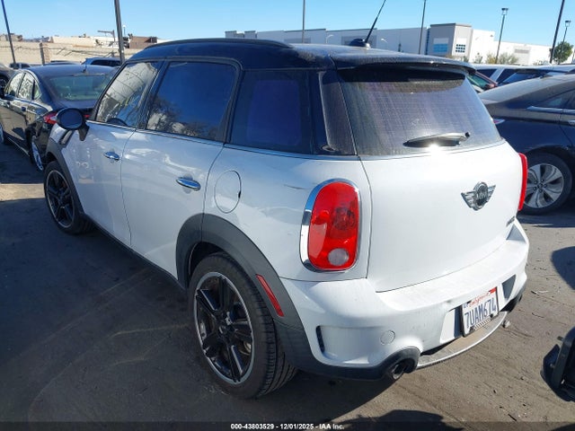 2011 MINI COOPER S COUNTRYMAN WMWZC3C52BWM25773 Photo 2
