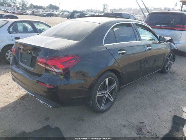 2021 MERCEDES-BENZ A 220 W1K3G4EB6MJ287523 Photo 3