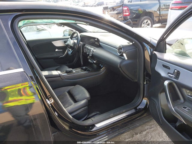 2021 MERCEDES-BENZ A 220 W1K3G4EB6MJ287523 Photo 4
