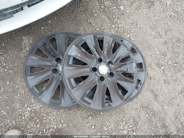 4T1B11HK5JU591613 Toyota CAMRY LE