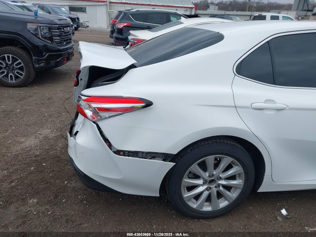 4T1B11HK5JU591613 Toyota CAMRY LE